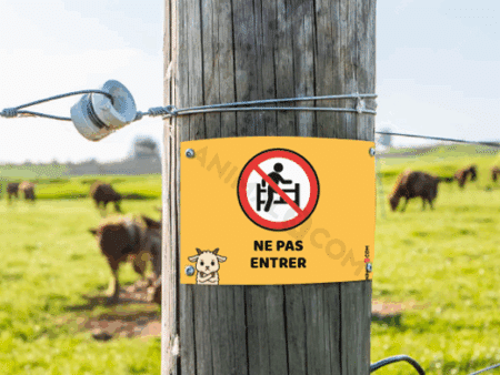visuel d'un panneau signalétique ne pas entrer avec une chèvre