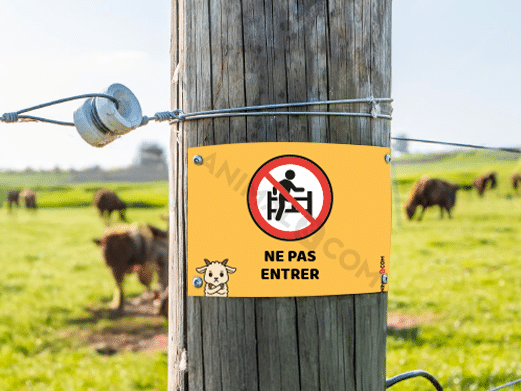visuel d'un panneau signalétique ne pas entrer avec une chèvre